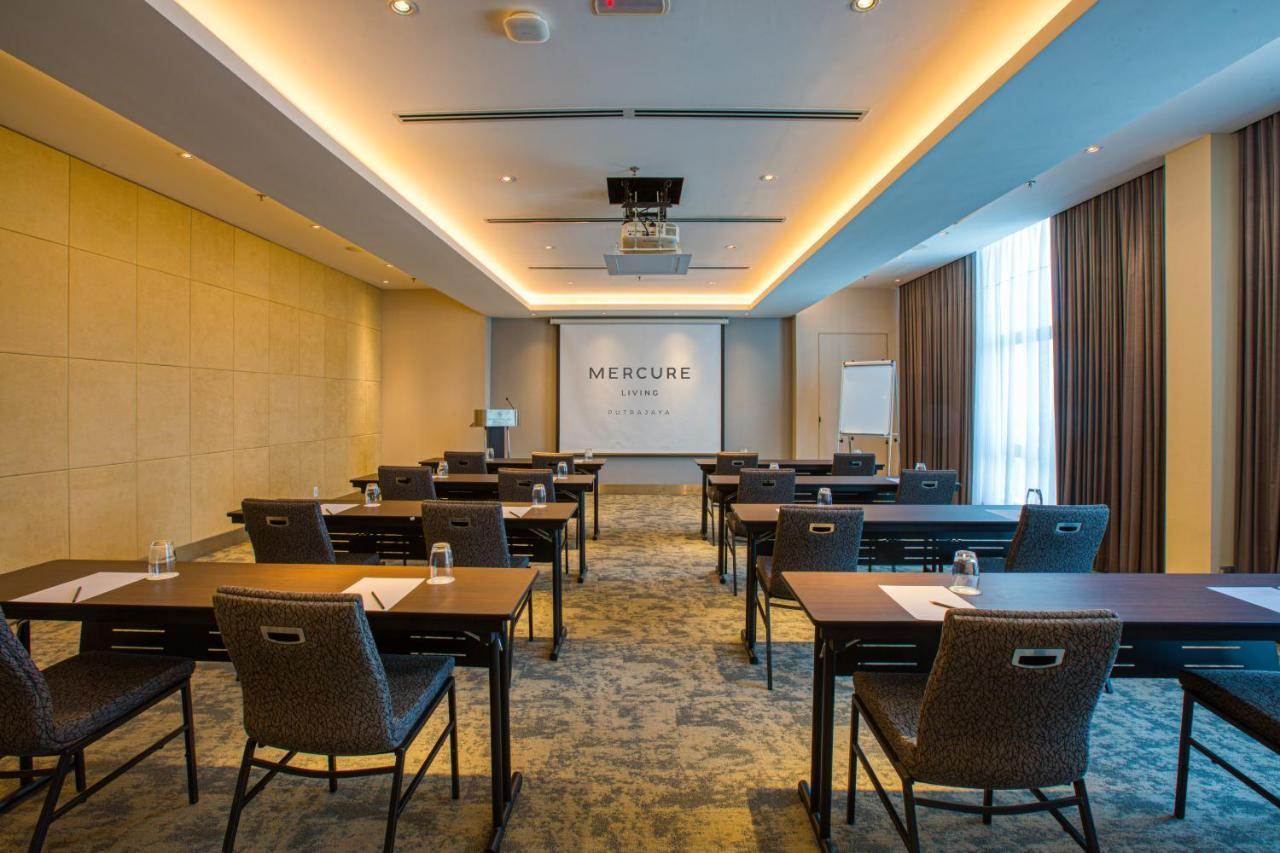 Mercure Living Путраджая Экстерьер фото Meeting room at Mercure Singapore