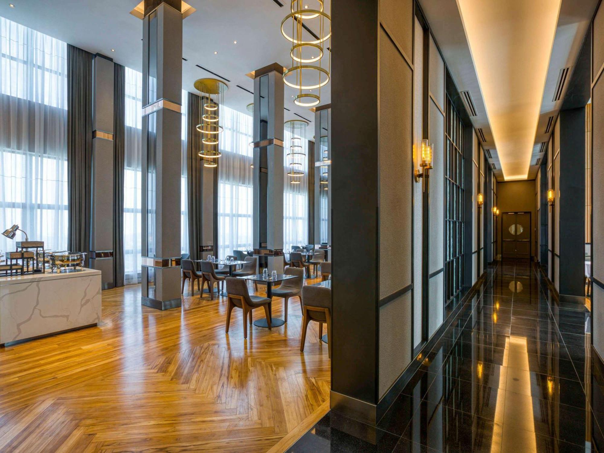 Mercure Living Путраджая Экстерьер фото The Lounge at KLIA